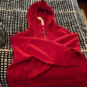 Lululemon Scuba college crimson m/l